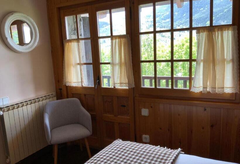 Номер Стандарт с Балконом, El Xalet De Taüll Hotel Rural