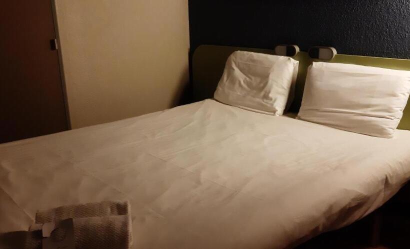 Номер Стандарт, Ibis Budget Arles Sud Fourchon