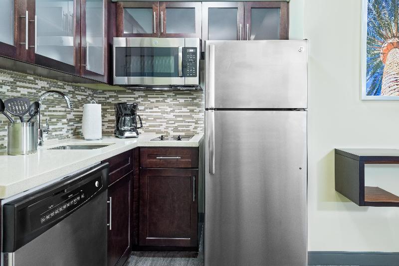Люкс Кровать Кинг, Staybridge Suites   Miami International Airport, An Ihg
