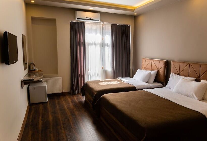 Habitación Triple Deluxe, Taksim Mood