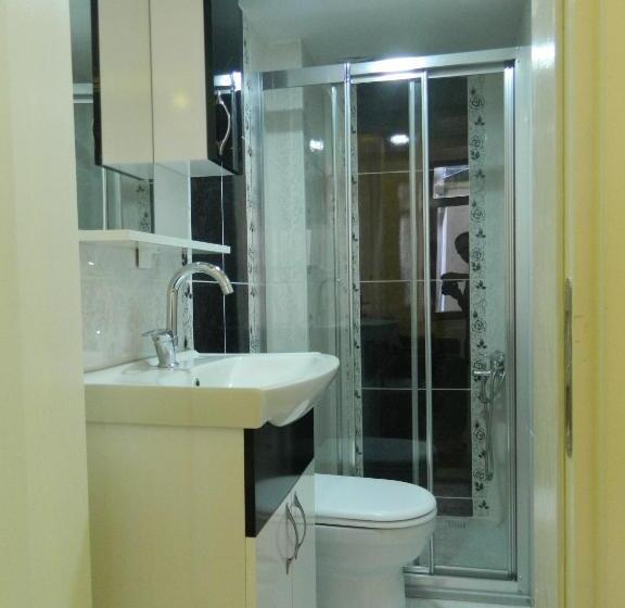 Habitación Triple Estándar, Taksim Mood