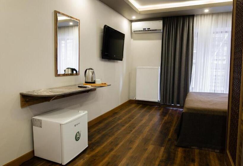 Habitación Triple Deluxe, Taksim Mood