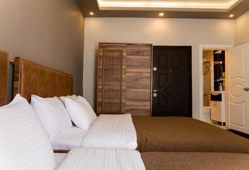 Habitación Triple Deluxe, Taksim Mood