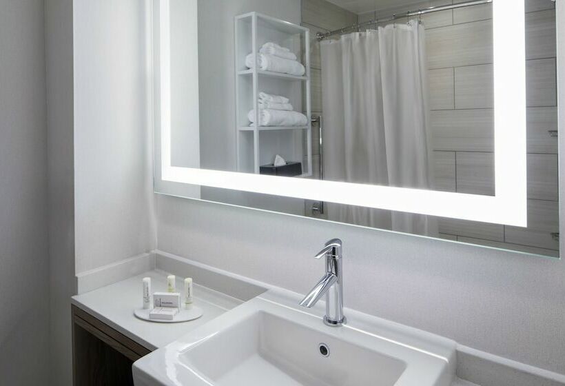 Quarto Estandar Cama Casal, Courtyard By Marriott New York World Trade Center Area