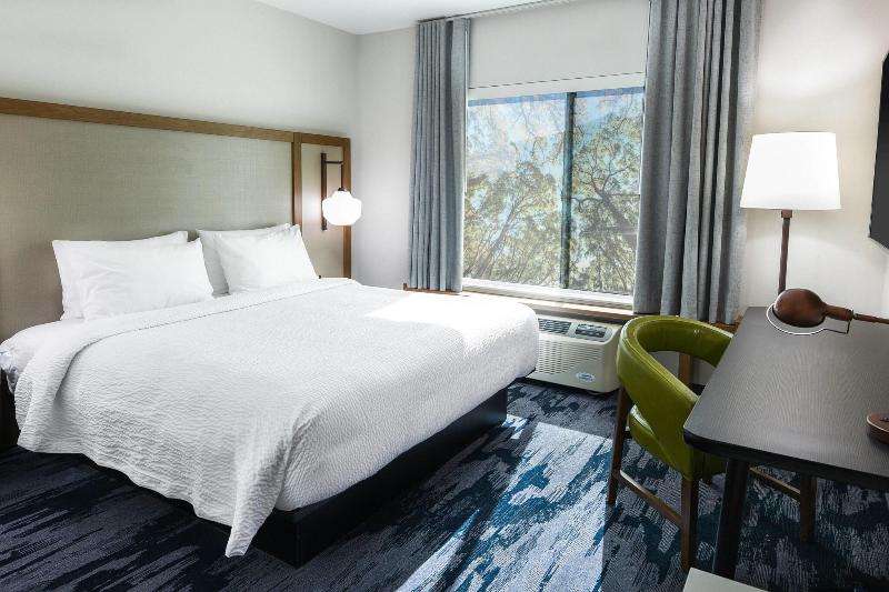 스탠다드 룸 킹사이즈 침대, Fairfield Inn & Suites Ontario Rancho Cucamonga