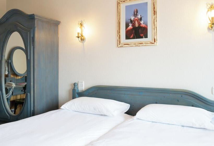اتاق استاندارد با بالکن, Hôtel De La Poste
