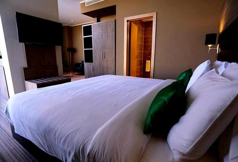 标准三人间, Le Zenith Hotel Oran