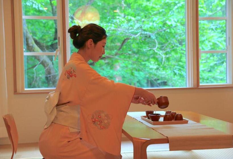 패밀리 룸, 富士祥栄会館