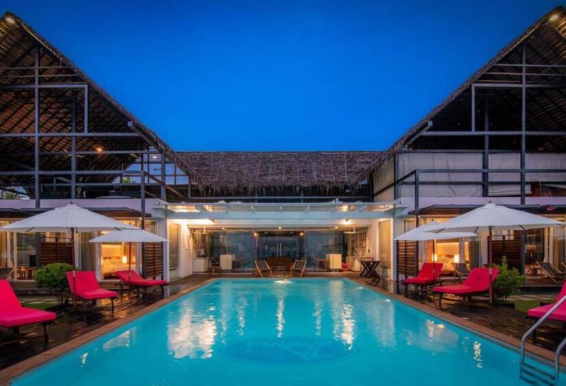 ویلای 3 خوابه, Stayvista At The Rain   River Villa With Infinity Pool