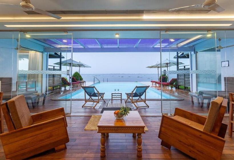 ویلای 2 خوابه, Stayvista At The Rain   River Villa With Infinity Pool
