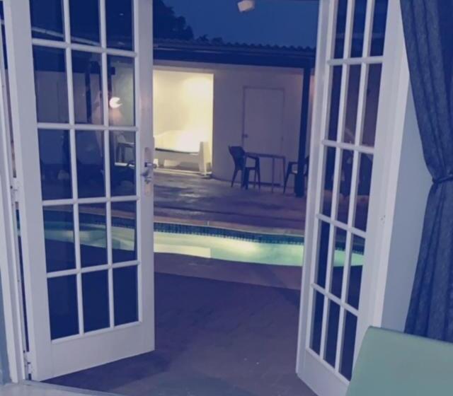 آپارتمان 1 خوابه با چشم‌انداز استخر, Apartment Curacao