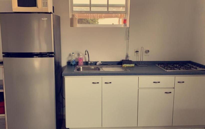 آپارتمان 1 خوابه با چشم‌انداز استخر, Apartment Curacao