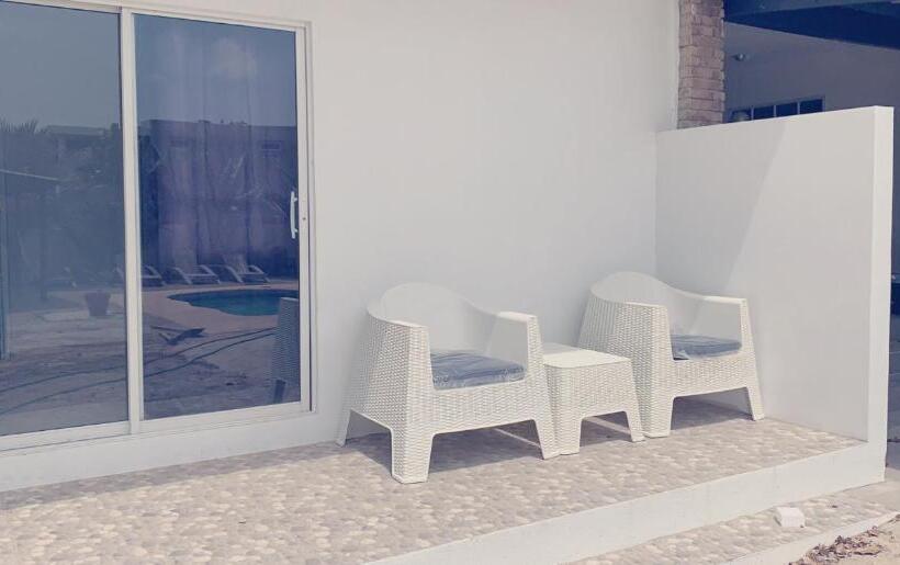 استودیو استاندارد با چشم‌انداز استخر, Apartment Curacao