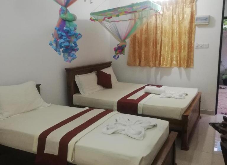 اتاق لوکس سه تخته, Elliot Nature Resort