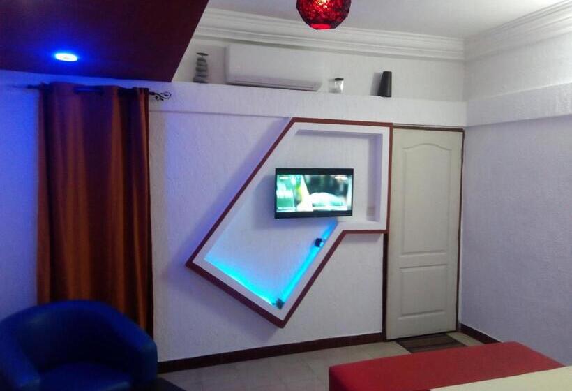 اتاق لوکس, Le Senateur