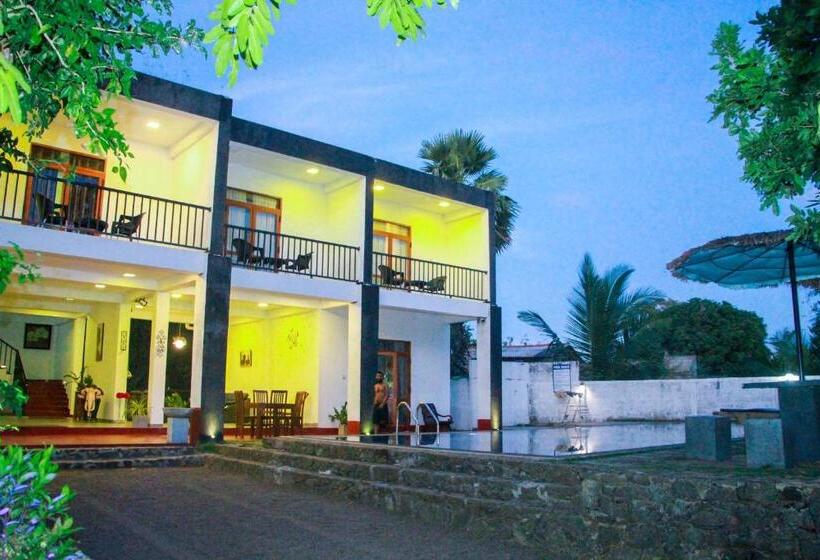 اتاق لوکس خانوادگی, Amelia Resort