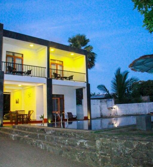 اتاق لوکس خانوادگی, Amelia Resort