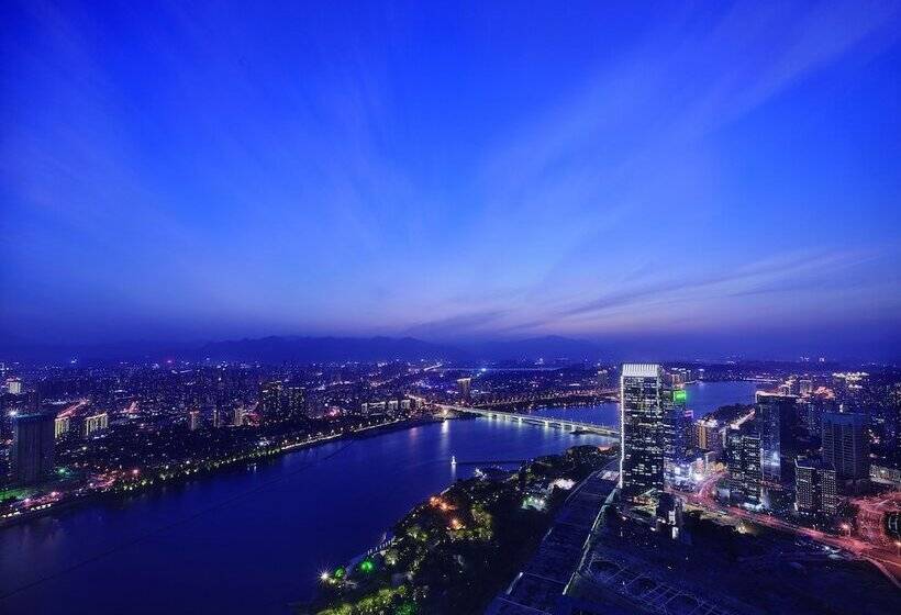 Номер Стандарт Вид на Реку, Hilton Fuzhou