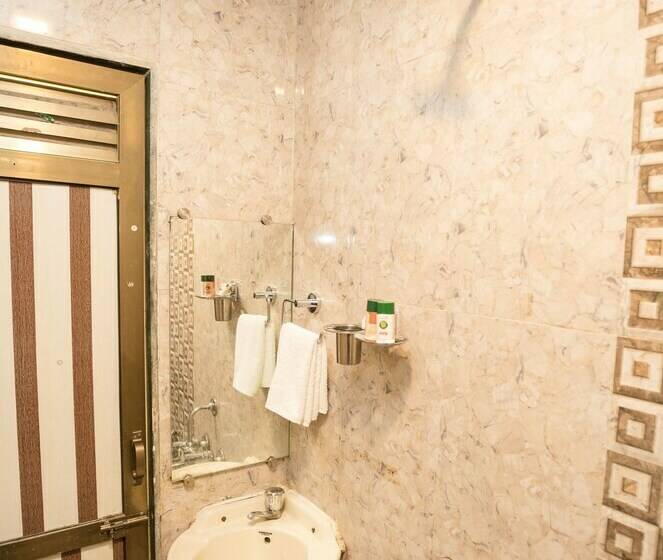 اتاق استاندارد, Oyo 7062 Amana Suites