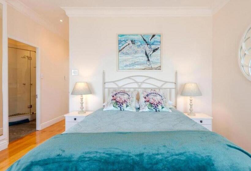 Номер Стандарт Вид на Море, Sunny Cove Manor