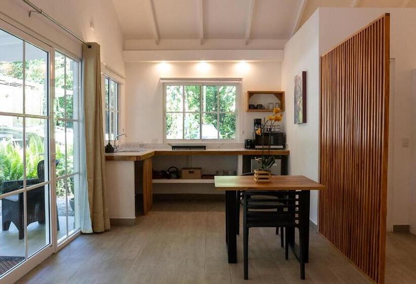 豪华洋房, Jaguar Inn Bungalows