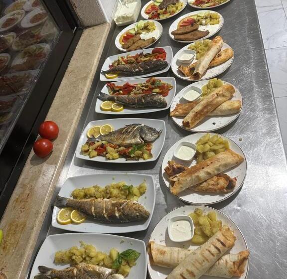 اتاق استاندارد چهارنفره با بالکن, Imperial Resort
