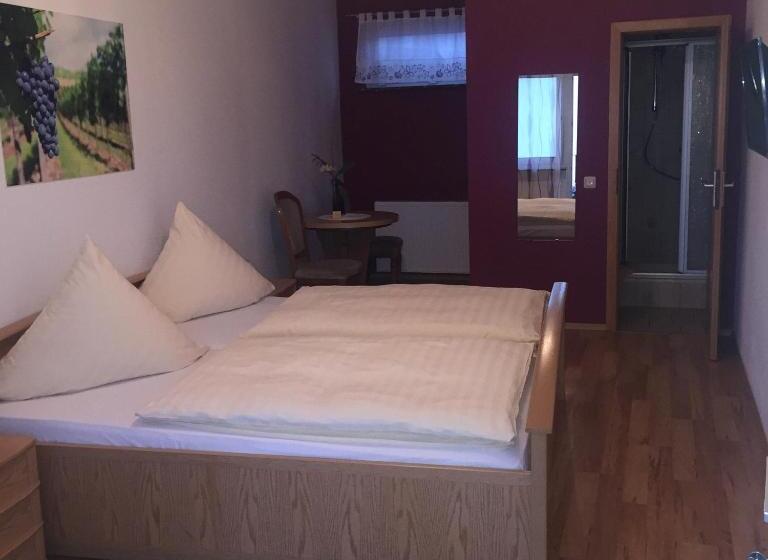 Номер Стандарт с Балконом, Bed And Breakfast   Rheingauer Hof