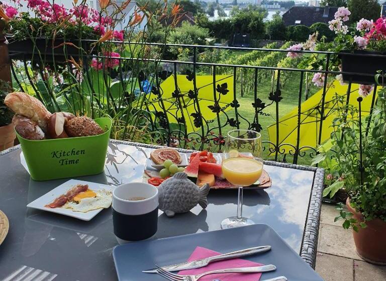 Номер Стандарт Индивидуальный с Балконом, Bed And Breakfast   Rheingauer Hof