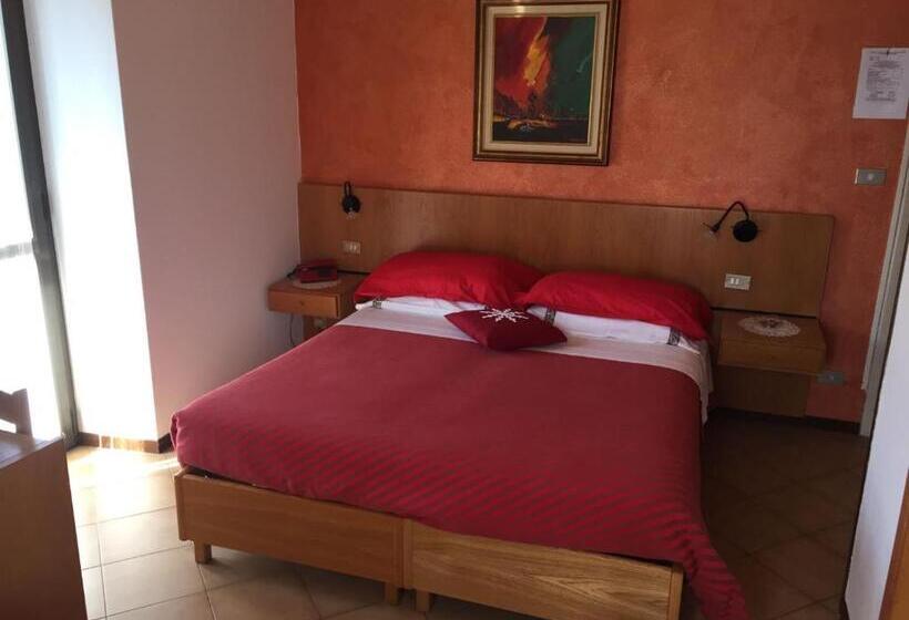 스탠다드 룸, Carrara