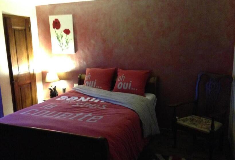 Номер Стандарт, B&b L'estuve Provencale