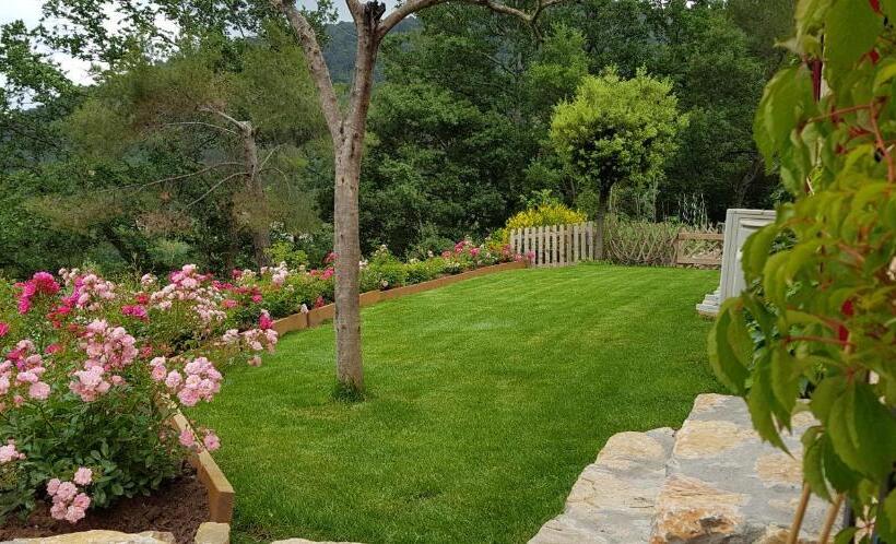 Номер Стандарт Вид на Горы, B&b L'estuve Provencale