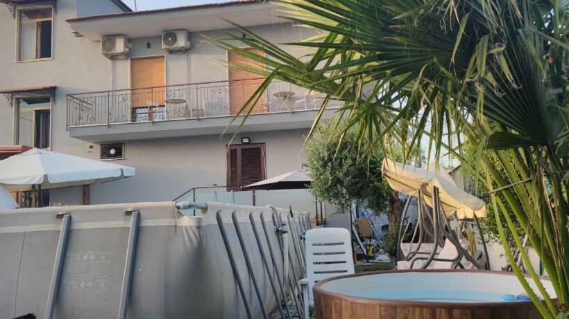 اتاق استاندارد, B&b S Home