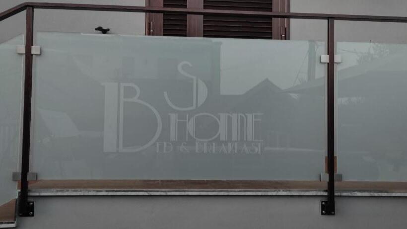 اتاق استاندارد, B&b S Home