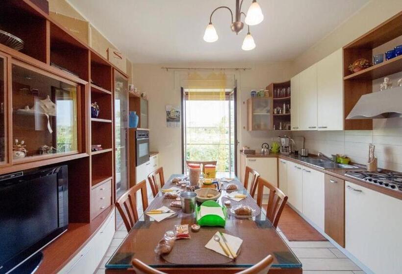 اتاق چهار تخته با دستشویی مشترک, B&b S Home