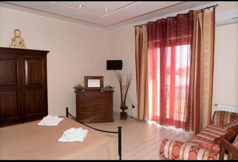 اتاق استاندارد چهارنفره با سرویس بهداشتی مشترک, B&b S Home