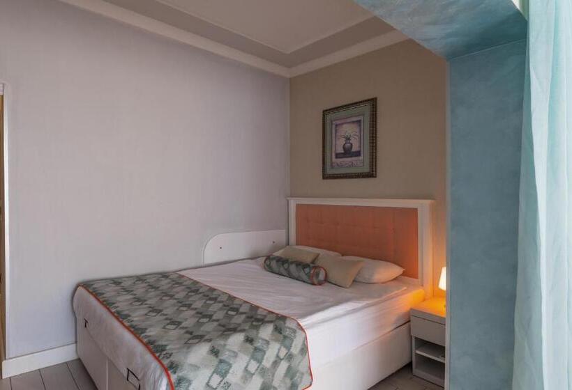 استودیوی استاندارد, Delight Deluxe Aparts