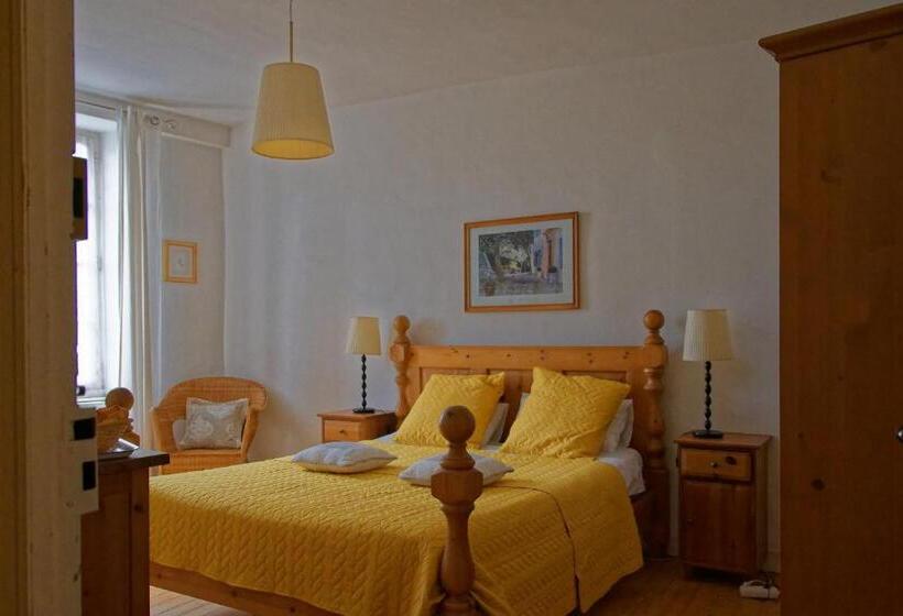 Номер Стандарт, Maison Rives   Village Du Livre De Montolieu