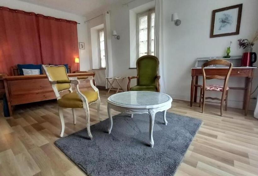Номер Deluxe с Балконом, Maison Rives   Village Du Livre De Montolieu