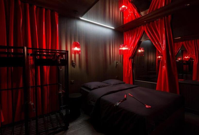 اتاق لوکس با وان آب گرم, Love Hôtel   Adults Only