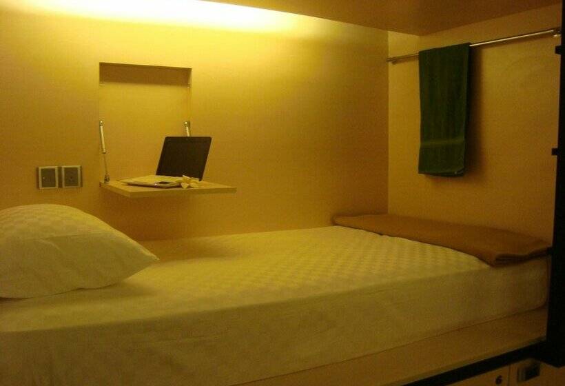 Кровать в Общей Комнате, Bali Caps Hostel