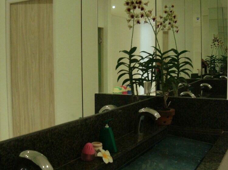 Кровать в Общей Комнате, Bali Caps Hostel
