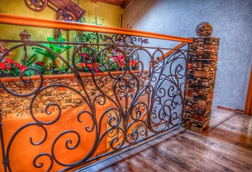 اتاق استاندارد چهار تخته, Pansion Bubamara Mostar