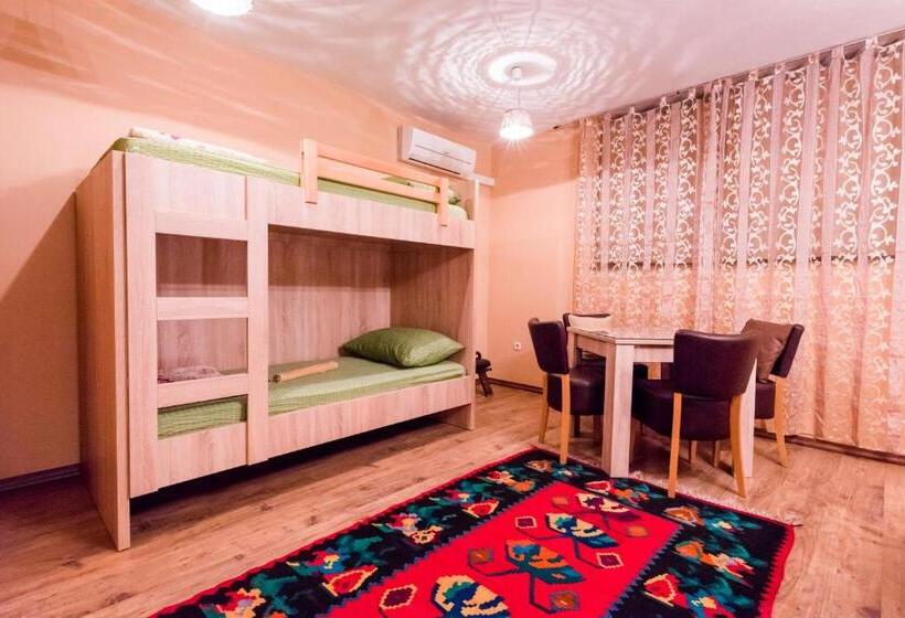 اتاق استاندارد چهار تخته, Pansion Bubamara Mostar