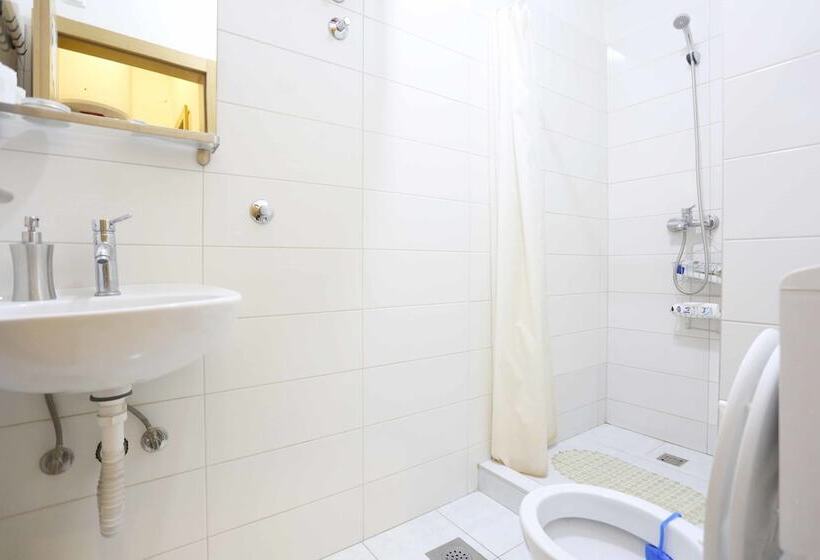 اتاق استاندارد با چشم‌انداز شهر, Pigeon Square Rooms