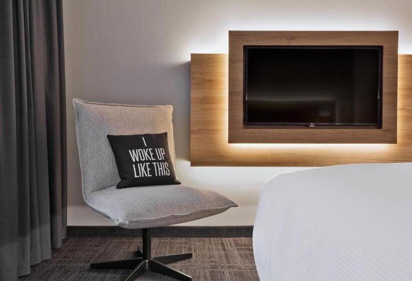 اتاق استاندارد با تخت بزرگ, Moxy Berlin Humboldthain Park