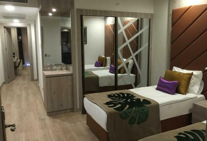 Pokój Rodzinny, Delphin Be Grand Resort