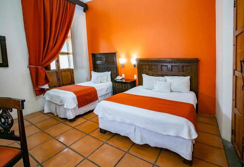 Номер Стандарт Трехместный, La Casa De Los Patios Hotel & Spa