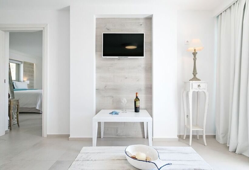 Люкс с гидромассажем, White Pearls Luxury Suites   Adults Only