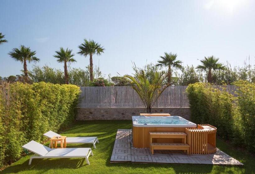 Люкс с гидромассажем, White Pearls Luxury Suites   Adults Only