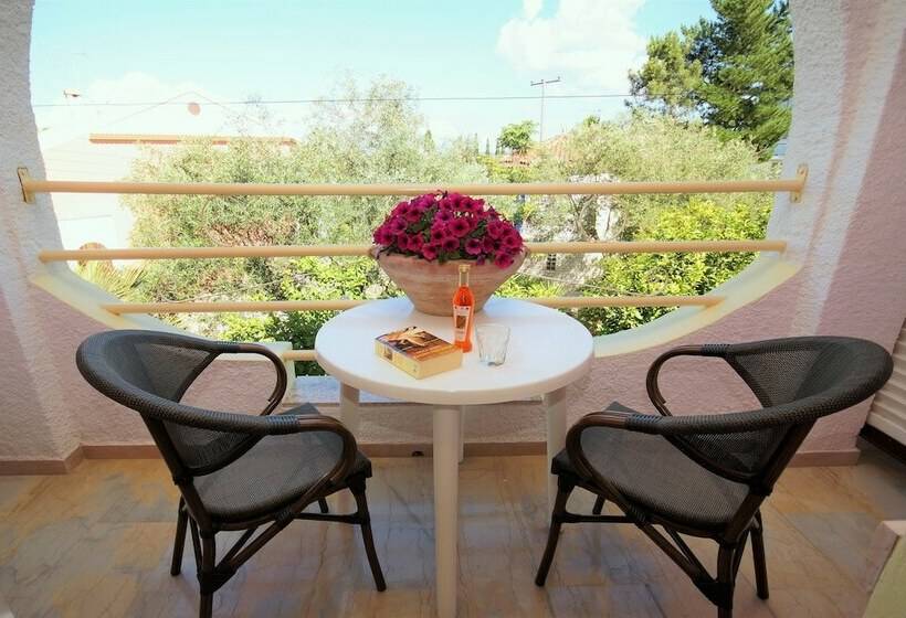 Студия Стандарт, Mathraki Resort